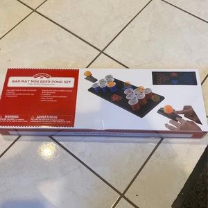 Bar mat mini beer pong set